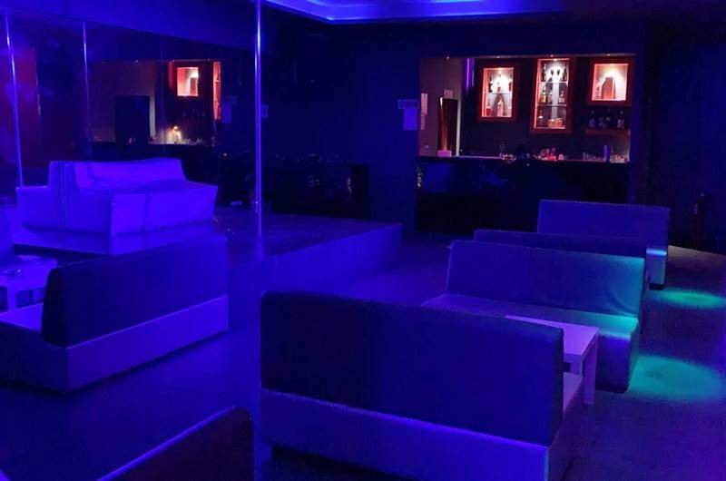 femina sexy night club caserta lap dance