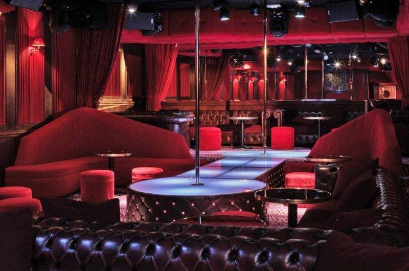 pink paradise night club parigi